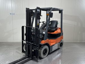 TOYOTA 8FB15 - Vorkheftruck Elektro